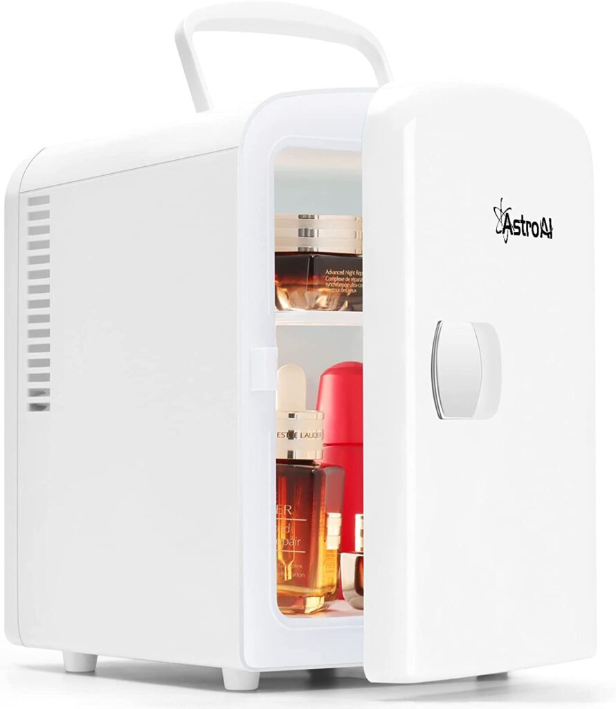 5 Top Mini Refrigerators With Locks (Reviews And Buying Guide)